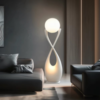 Lampe sur pied en rotin avec base en bois nordique, lumière d'ambiance moderne et minimaliste pour salon et chambre à coucher