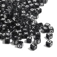 Perles en acrylique carrées de 6 mm et 7 mm, base noire, lettres blanches, 26 lettres uniques, perles à huile, accessoires DIY pour chaînes de téléphone portable, vente en gros