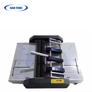 Máquina de encuadernación y plegado de sobremesa Nantong 8200A, fabricante de folletos A3 de alta precisión para uso en oficina - Product Image 2