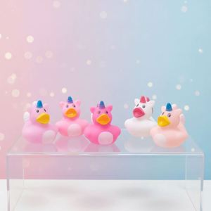 Nouveau canard licorne arc-en-ciel en plastique de 2 pouces, décorations de fête, cadeau d'anniversaire, jouet pour le bain et le jeu dans l'eau pour bébé - Product Image 2