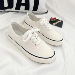 รองเท้าลำลองแบบสปอร์ตพื้นผิวด้านสไตล์เยอรมัน รุ่นใหม่ ปรับแต่งโลโก้ได้ สำหรับผู้ชายและผู้หญิง เหมาะสำหรับเล่นสเก็ตบอร์ด - Product Image 4