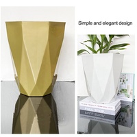 Pot de fleurs en forme de diamant |   Design géométrique moderne |   Plusieurs tailles pour une utilisation en intérieur et en extérieur Diamètre 27xH34CM