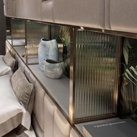 Lit king size italien de luxe avec tête de lit bibliothèque, rembourré en cuir véritable, pour chambre à coucher