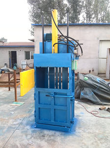 Presse à balles verticale hydraulique pour petits déchets métalliques, carton, coton, canettes d'aluminium, avec moteur central - Product Image 2