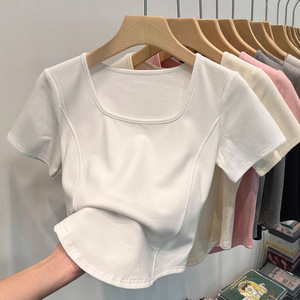 T-shirt estiva da <span class=keywords><strong>donna</strong></span> a maniche corte, vestibilità slim, <span class=keywords><strong>con</strong></span> scollo quadrato, orlo curvo, scollo ampio e design a spina di pesce. - Product Image 1