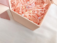 Luxuriöse Herzförmige Papier-Geschenkbox Staubiges Rosa Band-Dekor Kleine Geschenkbox für Valentinstag Süßigkeiten Präsente