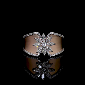 Bague florale en diamant Golden Bloom Marquise en or 14k - Product Image 1