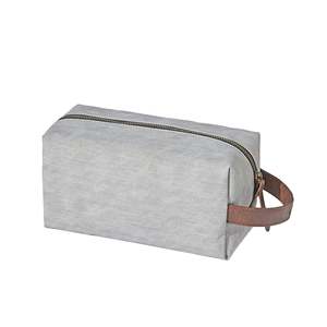 Bolsa de Almacenamiento Impermeable de PU para Hombre con Logotipo Personalizado, Bolsa de Viaje Cuadrada Portátil para Artículos de Aseo y Cosméticos - Product Image 6