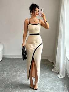 Abito <span class=keywords><strong>Lungo</strong></span> Elegante Premium con Spalline Sottili e Bordatura a Contrasto, <span class=keywords><strong>Vestito</strong></span> Aderente da Donna a Vita Alta con Dettagli Arricciati e <span class=keywords><strong>Spacco</strong></span> Laterale, Ideale per Invitate a Matrimoni - Product Image 1