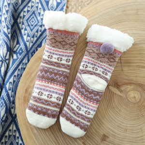 2022 Winter New Design Ethnischer Stil Dickere Looped Pile Socken Warme Mid-Tube Damen Indoor Socken - Product Image 6