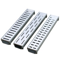 Petit drain de caniveau en plastique en forme de U avec grille en acier inoxydable ou composite pour le drainage des toits et des jardins