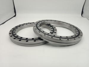 Anneau de pivotement GCr15 XSU080258 roulement à rouleaux croisés de fabricant chinois pour le joint de robot de machine de commande numérique par ordinateur - Product Image 3