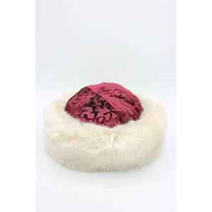 Toque en velours de luxe 49171, bonnet d'hiver doux pour la protection contre le froid et les vêtements d'extérieur élégants - Product Image 1