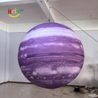 Le géant annoncent le modèle gonflable gonflable de Jupiter de planète pour l'exposition carrée de musée