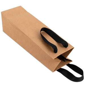 Bolsas de Papel Gruesas Personalizadas para Vino, Material Ecológico y Coloridas para Bodegas, Restaurantes y Eventos Corporativos - Product Image 4