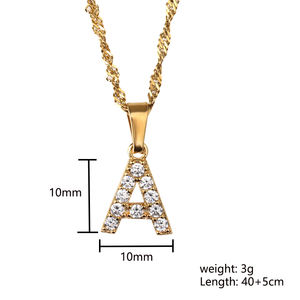 Collana Trendy con Ciondoli a Forma di Lettere dell'Alfabeto, 26 Iniziali in Oro Lucido con Zirconi Cubici - Product Image 4