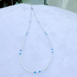 Collar de Lujo Ajustable Estilo Bohemio Clásico con Perlas Naturales de Agua Dulce de 3-4mm, Elemento de Mariposa Beimu, Collar de Cola Apilada - Product Image 1