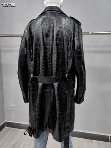 Manteau trench en cuir de crocodile du Nil sur mesure pour femme, double boutonnage, long, avec doublure 100 % soie de mûrier - Product Image 6