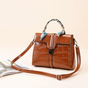 Sac à main de créateur pour femme, sac fourre-tout à bandoulière, pochette zippée, sacoche en cuir PU de qualité supérieure, sac à bandoulière pour femme, vente chaude - Product Image 2