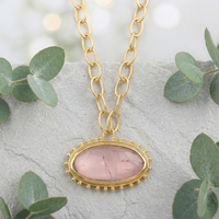 Collier pendentif ovale en quartz rose naturel de grande taille, chaîne à maillons ovales plaquée or 18 carats, collier pendentif artisanal perlé de créateur