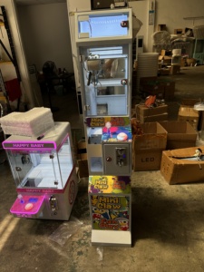 Đồ chơi búp bê cần cẩu máy Đồng tiền hoạt động trò chơi hóa đơn chấp nhận mini Claw kẹo cao su bán hàng tự động in kỹ thuật số logo tùy chỉnh - Product Image 5