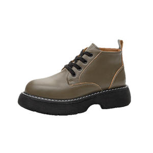 Botines Verdes de Plataforma con Diseño Retro para Mujer, Ideales para Atuendos Juguetones y Diversión Diaria - Product Image 2