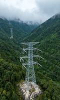Tour de transmission autoportante en treillis d'acier 220 kV, pylon à 4 poteaux en acier cornière pour réseau électrique