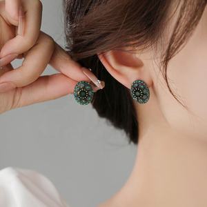 Boucles d'oreilles rétro en zircon vert, style européen américain français, luxe léger, style antique haut de gamme, tendance, vente en gros - Product Image 3