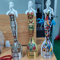 Trophée d'art de haute qualité Trophée du design Muse en métal Logo de couleur personnalisé Texte Gagnants du concours de beauté Reconnaissance des médailles