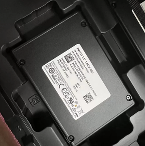 Perusahaan merek asli PM1743 PCIE 5.0 1.92T 3.84T 7.68T SSD Hard Disk - Product Image 1