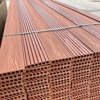 Plancher de terrasse en composite bois-plastique de haute qualité 132*20MM résistant aux UV, revêtement imperméable en WPC, gaufrage 3D