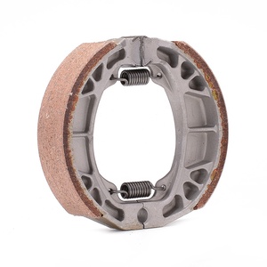 Mâchoire <span class=keywords><strong>de</strong></span> <span class=keywords><strong>frein</strong></span> à <span class=keywords><strong>tambour</strong></span> <span class=keywords><strong>de</strong></span> qualité supérieure <span class=keywords><strong>de</strong></span> haute qualité pour Bajaj Pulse Star CG125-002 matériel <span class=keywords><strong>de</strong></span> sabot <span class=keywords><strong>de</strong></span> <span class=keywords><strong>frein</strong></span> <span class=keywords><strong>de</strong></span> moto - Product Image 3