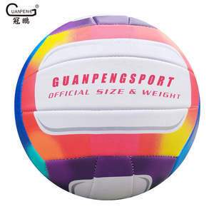 Vente en gros de ballon de <span class=keywords><strong>volley</strong></span>-<span class=keywords><strong>ball</strong></span> officiel de taille 5 en PVC souple cousu à la machine avec logo personnalisé multicolore de bonne qualité pour la promotion - Product Image 1