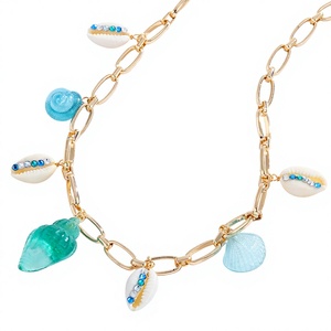 Collar con Colgante de Conchas Chapado en Oro, Cadena con Eslabones de Conchas de Resina, Estilo Bohemio, Joyería para Mujer, Uso Diario, Accesorio para Fiestas - Product Image 3
