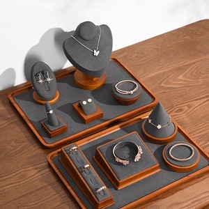 Exhibidores de joyería de madera personalizados, exquisitos exhibidores y organizadores de cuentas y joyas de jade para mostrador de papelería. - Product Image 1