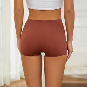 Mutande Boxer Donna Senza Cuciture in Seta Ghiaccio Antiabbagliamento Quattro Angoli - Nuovi Pantaloncini di Sicurezza Donna - Product Image 3