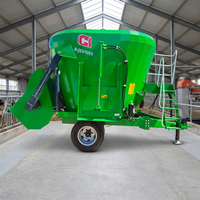 Landwirtschaftlicher TMR-Futtermischwagen Traktor-gezogene Total-Mixed-Ration-Vorbereitungsmaschine Rinderfarm-Mischer mit Lader und Förderband