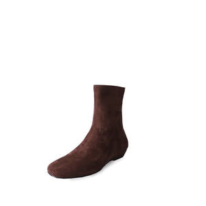 Botines de tacón grueso, modernos, versátiles y elegantes, de media caña, para otoño e invierno. - Product Image 1