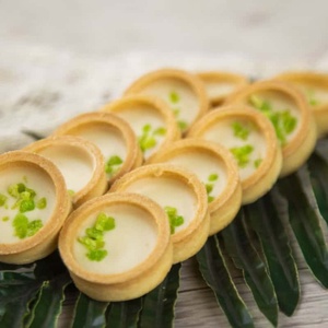 Galletas de Mantequilla Danesas Premium en Envase Cilíndrico, Bocadillo Crujiente Horneado - Product Image 3