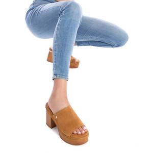 Zapatos de Tacón Tipo Mule con Plataforma de Cuero para Mujer, Marca Carmela - Product Image 6