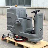 Autolaveuse autoportée M6 ergonomique à commande par engrenages, avec brosse à double disque, pour entrepôt