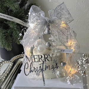 ของตกแต่งเค้กอะคริลิคสีเงินรูปกระดิ่งโบว์พร้อมข้อความสุขสันต์วันคริสต์มาส สำหรับตกแต่งเค้กคริสต์มาส - Product Image 1