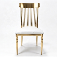 Chaise de salle à manger verticale en acier inoxydable poli doré avec dossier en barre et assise en cuir blanc pour événements de mariage, banquets et mobilier domestique