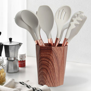 Ustensiles de cuisine en silicone, ensemble d'ustensiles de cuisine rose gold, outils de cuisson et de pâtisserie avec manche en bois - Product Image 5