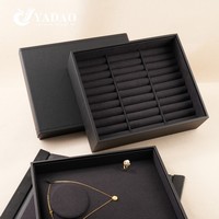 Plateau à bijoux en cuir haut de gamme YADAO avec couvercle magnétique pour l'affichage et le rangement de bagues, colliers, bracelets, boucles d'oreilles et joncs, faible MOQ