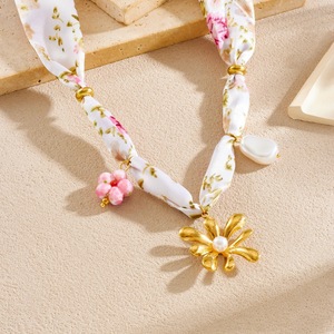 Fashionable Retro Printed Ribbon Chain Leopard Print Floral Drip Square Spiral Gold Plated Pendant Necklace Party Jewelry - Product Image 2