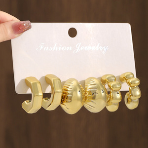 Boucles d'oreilles créoles géométriques en résine plaqué or pour femme, bijoux de fête tendance, ensemble 2,7 cm et 2,5 cm - Product Image 4