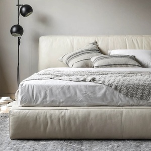 Lit double king/queen size extra large en cuir véritable blanc crème, style minimaliste italien de luxe, Zayshine - Product Image 4