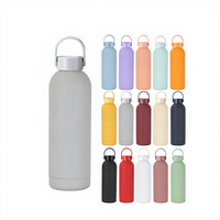 Meilleure vente Bouteille de voyage à vide isolée à double paroi en acier inoxydable et écologique promotionnelle avec poignée Bouteilles d'eau
