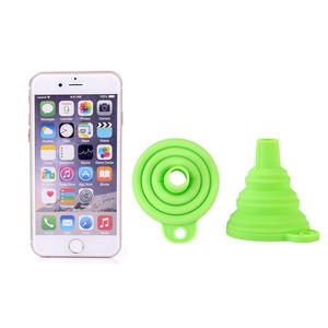 Embudo plegable de silicona creativo para uso en la cocina, mini embudo extensible para dispensar líquidos en casa. - Product Image 5